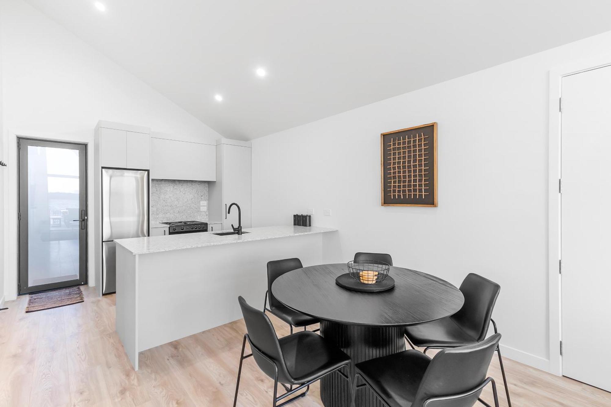 Brand New Lake Front Homes Spa Pool Taupo Luaran gambar
