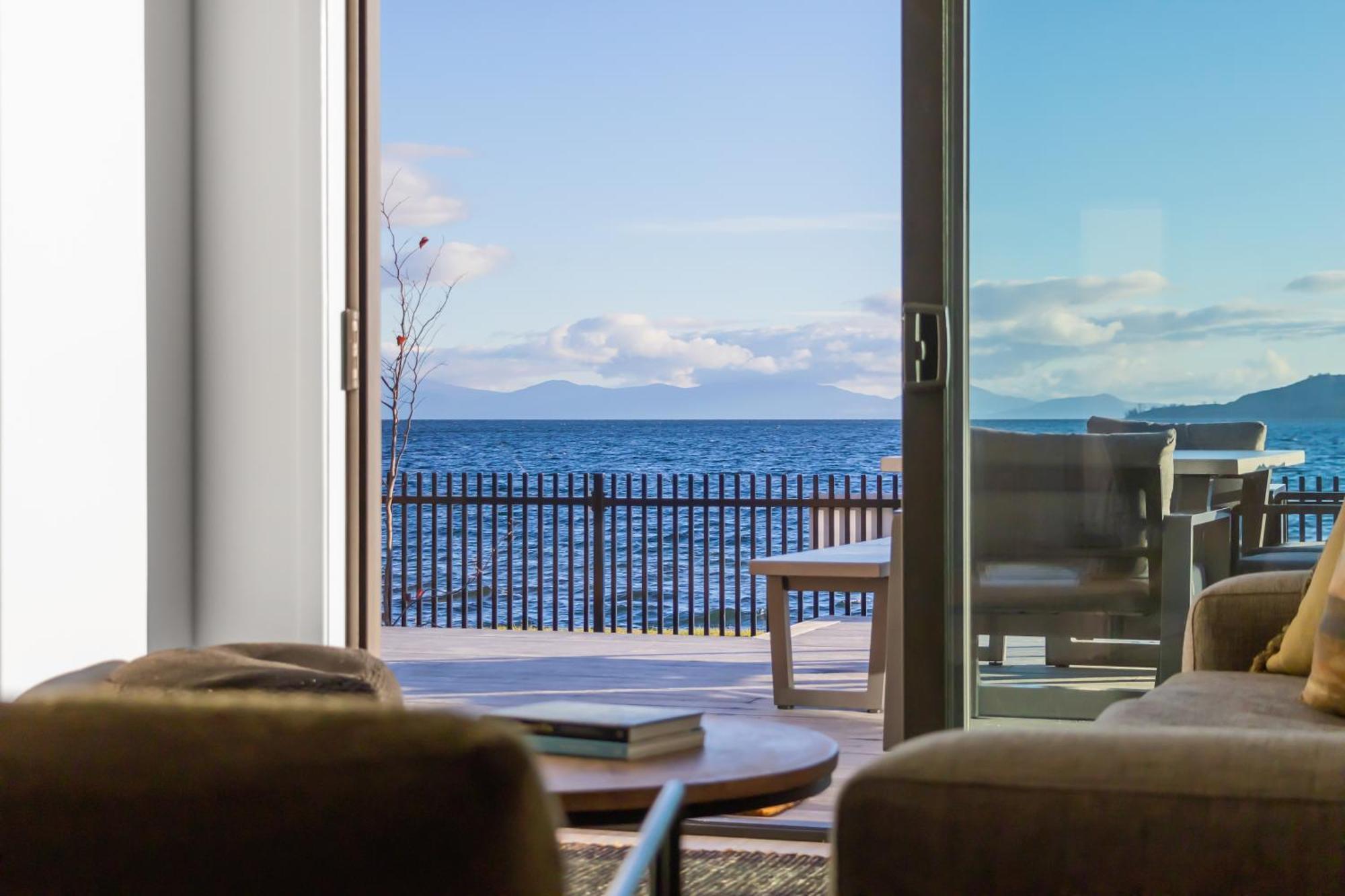Brand New Lake Front Homes Spa Pool Taupo Luaran gambar
