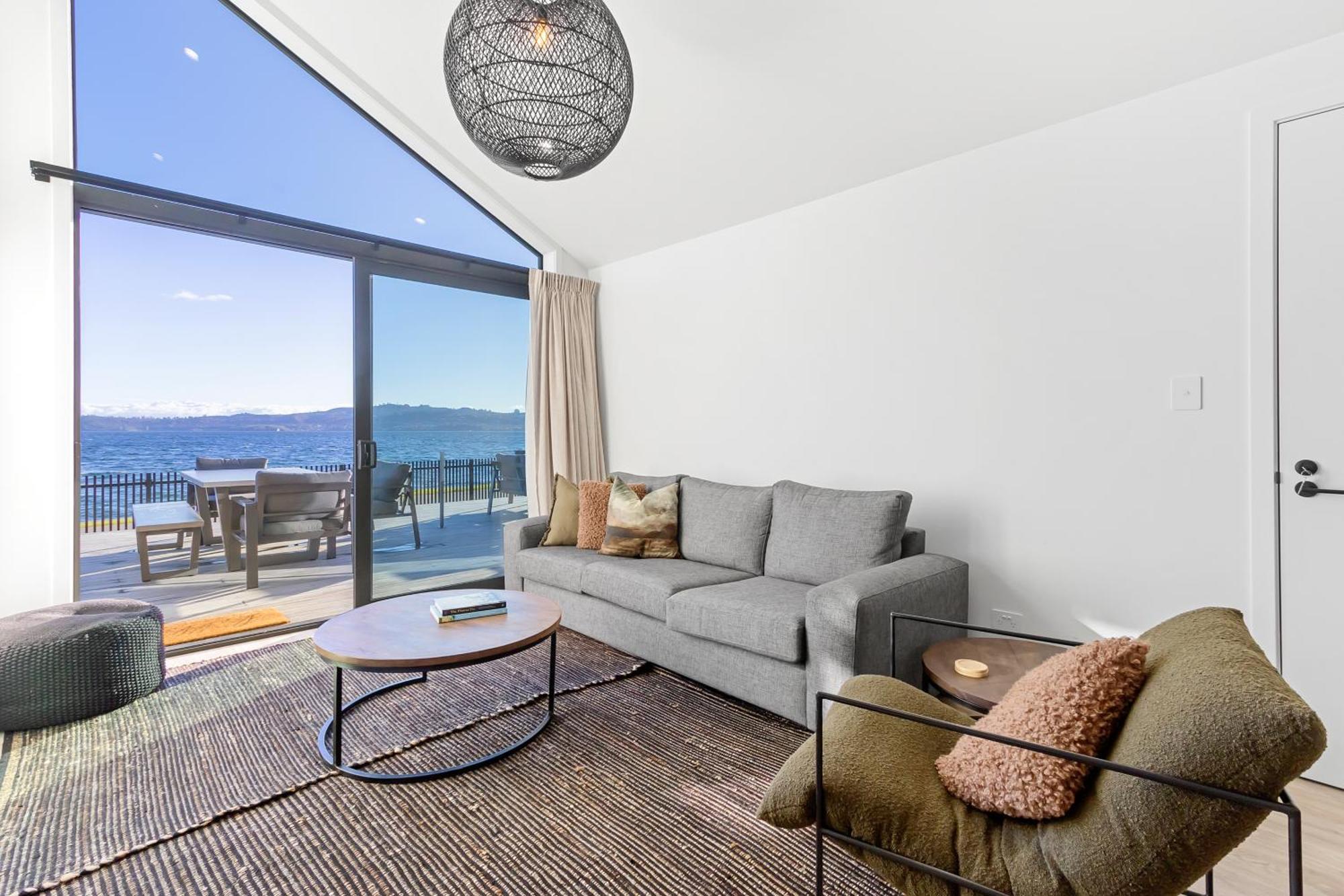 Brand New Lake Front Homes Spa Pool Taupo Luaran gambar