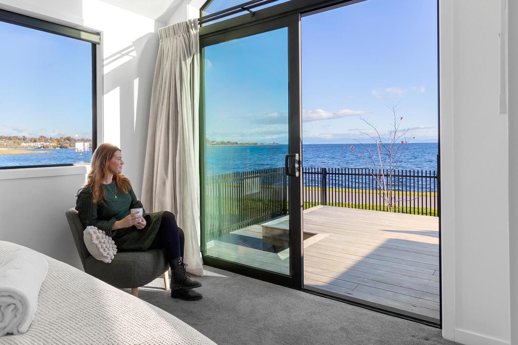 Brand New Lake Front Homes Spa Pool Taupo Luaran gambar